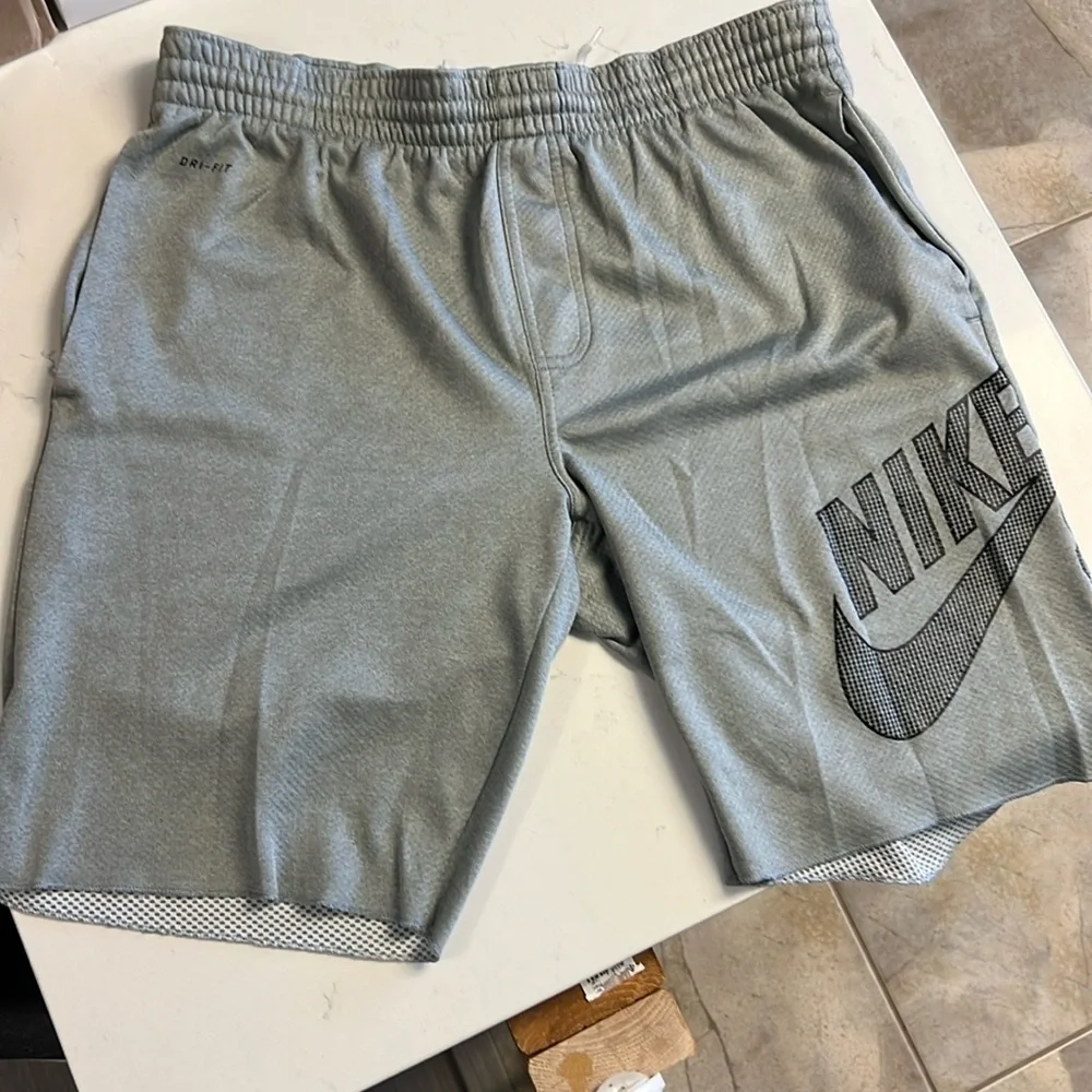 🌺3/$15 Nike grey comfy shorts - Picture 1 of 10